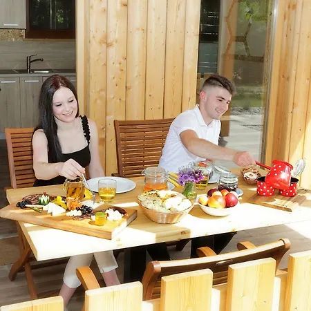 Honey Paradise Glamping Appartement Dobova