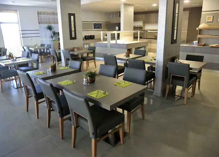 Honey Paradise Glamping شقة Dobova